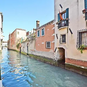 https://san-barnaba-on-the-canal.hotelinveneto.com